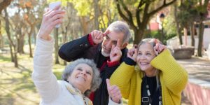 How to Communicate Effectively with a Loved One Who Has Alzheimer’s