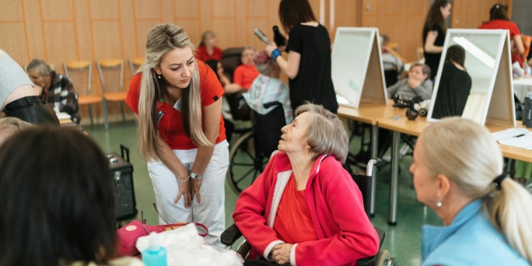 How to Care for a Patient with Alzheimer’s Disease